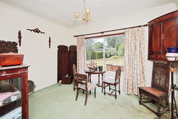 4 Bedroom Detached House For Sale In Station Road, Balsall Common, Coventry, CV7