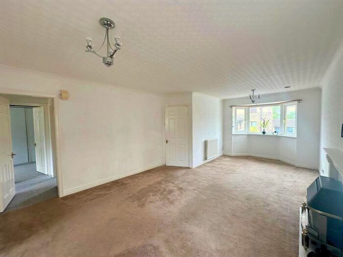 2 Bedroom Detached Bungalow For Sale In Greenacres Drive, Keighley, BD20