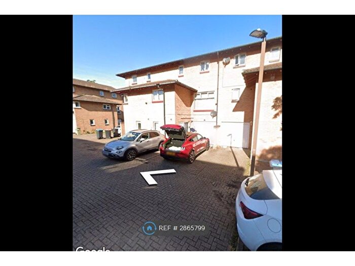 6 Bedroom Terraced House To Rent In Bridgeford Court, Oldbrook, Milton Keynes, MK6