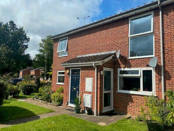 2 Bedroom Apartment To Rent In Launceston Drive, Boyatt Wood, Eastleigh, Hampshire, SO50