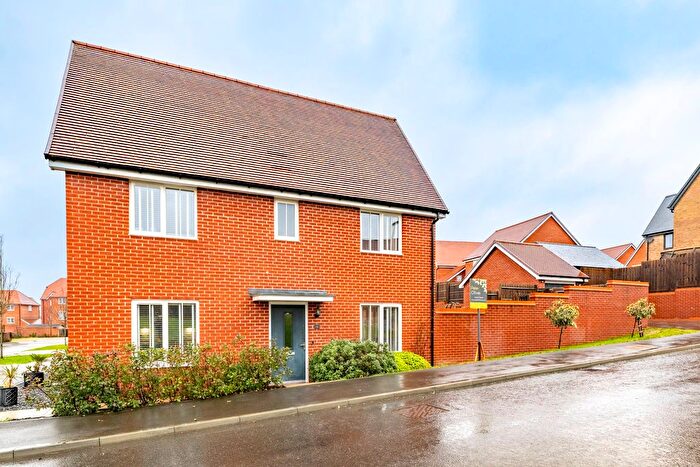 3 Bedroom Semi Detached House For Sale In Wheatsheaf Avenue, Ridgewood, Uckfield, TN22