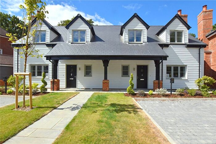 3 Bedroom Semi-detached House For Sale In Chiddingfold Road, Dunsfold, GU8