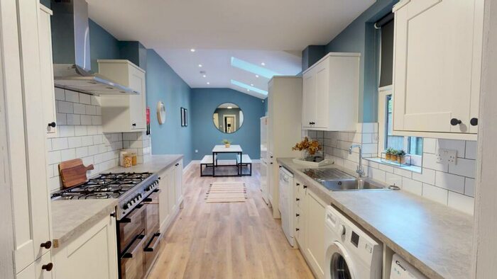 7 Bedroom House To Rent In Midland Avenue, NG7