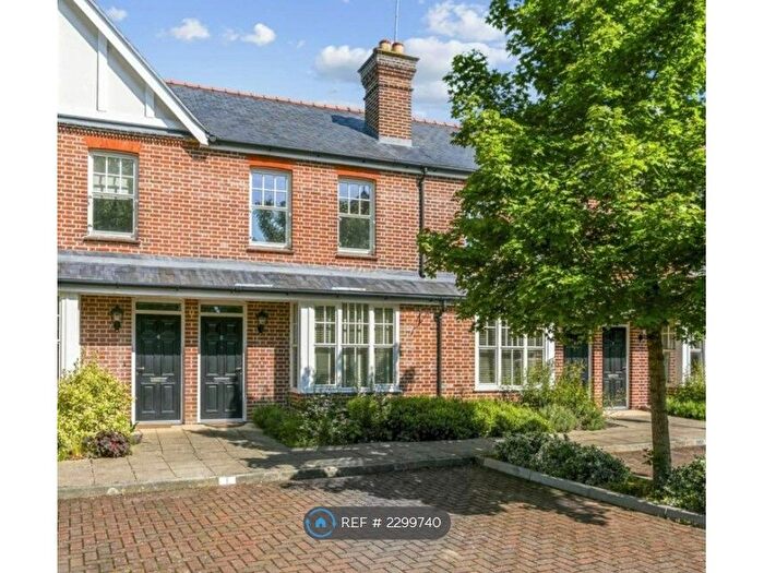 2 Bedroom Terraced House To Rent In Portland Crescent, Marlow, SL7