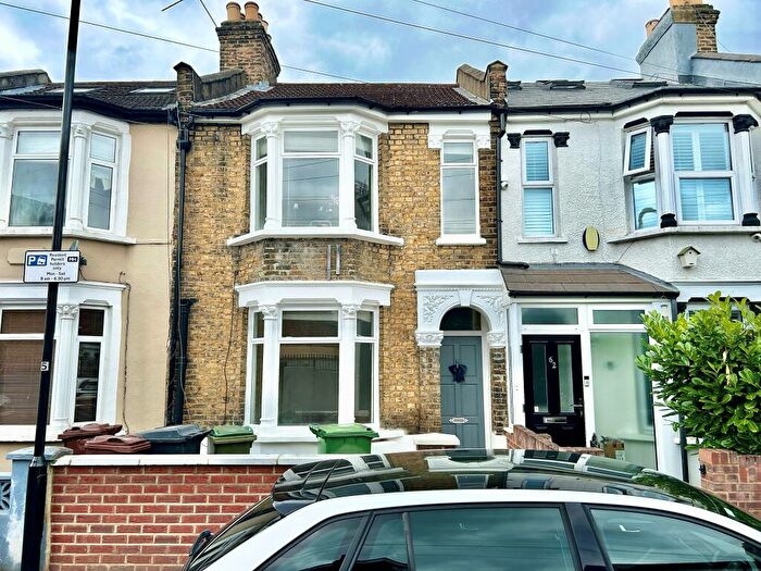 4 Bedroom House To Rent In Edinburgh Road, Walthamstow, E17