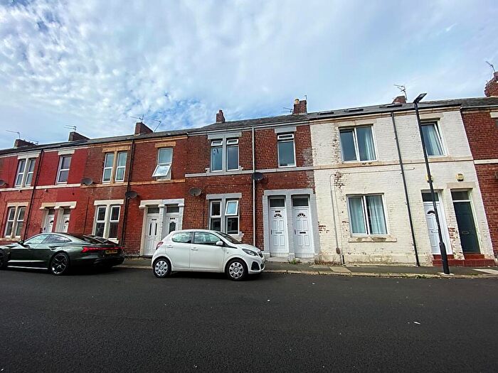 3 Bedroom Apartment For Sale In Vine Street, Wallsend, NE28