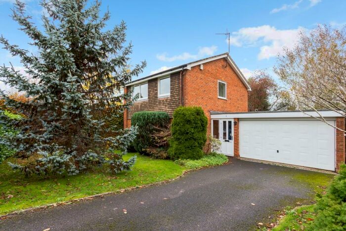 4 Bedroom House To Rent In Woodlands Walk Mannings Heath, RH13