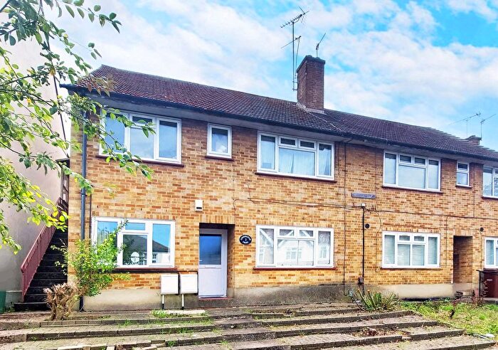 2 Bedroom Flat For Sale In Cunningham Park, Harrow, HA1