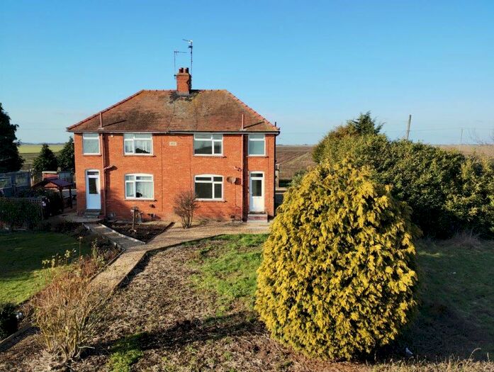 3 Bedroom Semi-Detached House To Rent In Deeping High Bank, Crowland, PE6