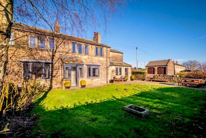 3 Bedroom Farmhouse To Rent In Woodhead Road, Holme Village, HD9