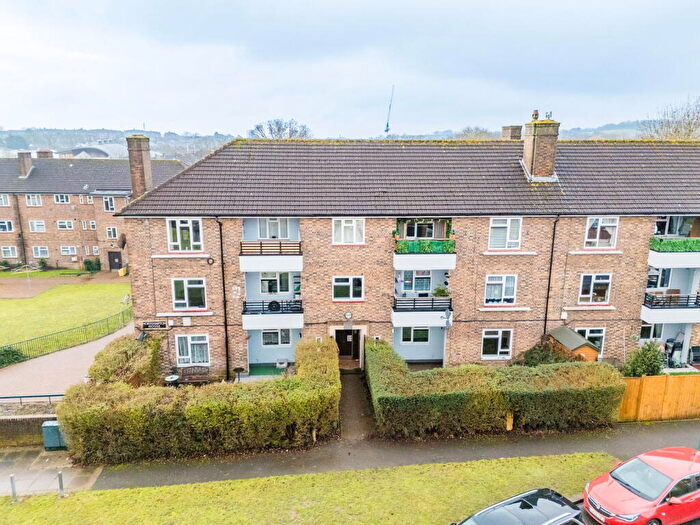 2 Bedroom Flat For Sale In Broseley Road, Romford, RM3