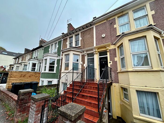 2 Bedroom Flat To Rent In Dean Lane, Bristol, BS3