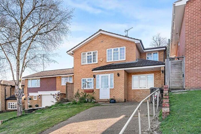 5 Bedroom Detached House For Sale In Ravenshead Close, South Croydon, CR2