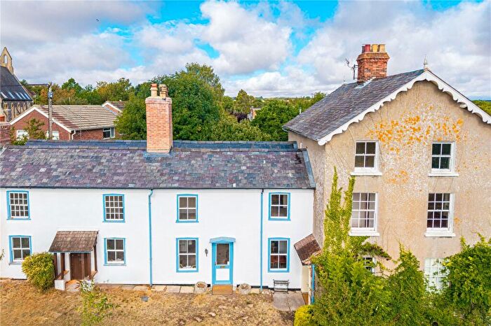 3 Bedroom Terraced House For Sale In Park Street, Hungerford, Berkshire, RG17