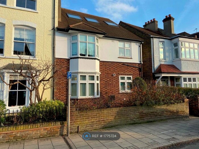 2 Bedroom Flat To Rent In Barnes, London, SW13