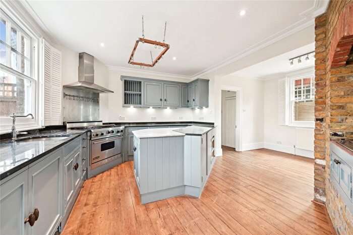 4 Bedroom Detached House To Rent In Woodstock Road, Chiswick, London, W4