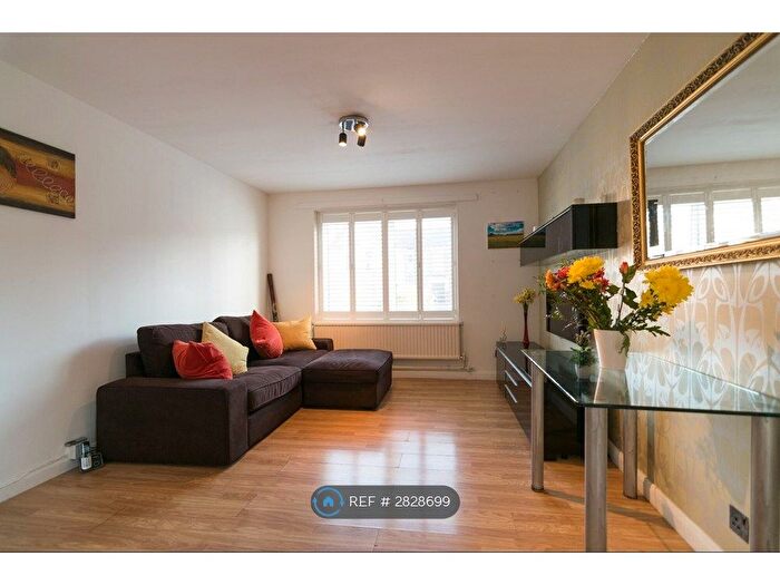 1 Bedroom Flat To Rent In Landau House, London, NW2