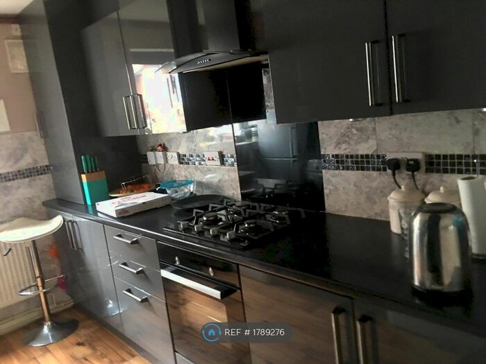 2 Bedroom Terraced House To Rent In Harley Street, Nottingham, NG7