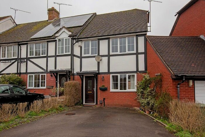 3 Bedroom End Of Terrace House To Rent In Chaldon Green, Basingstoke, Hampshire, RG24