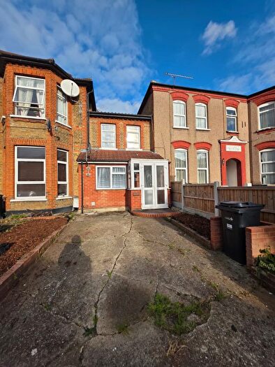 2 Bedroom Terraced House To Rent In Mansfield Road, Ilford, IG1