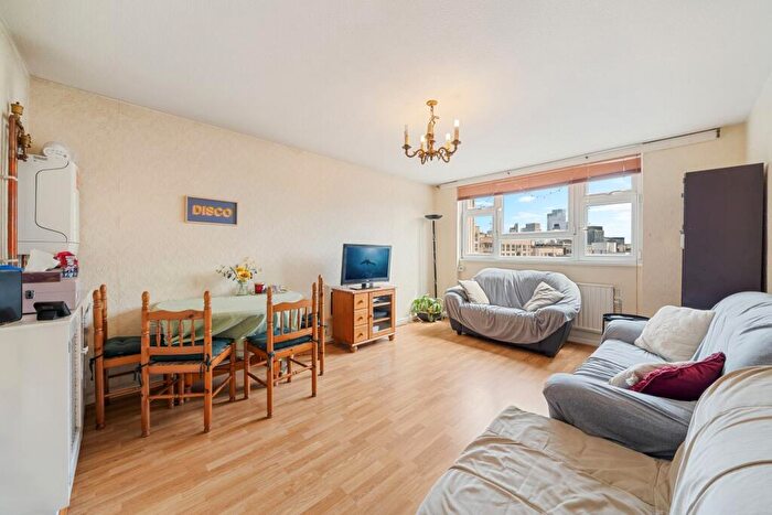 3 Bedroom Apartment To Rent In Kestrel House, Pickard Street, EC1V