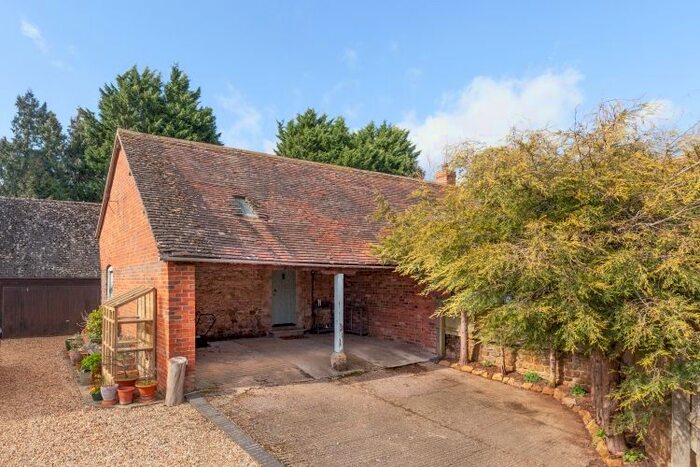 2 Bedroom Barn Conversion To Rent In Wykham Lane, Banbury, OX16