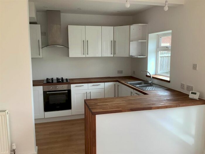 3 Bedroom Terraced House To Rent In Th Avenue, Hull, HU6