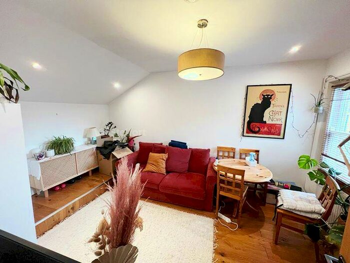 1 Bedroom Flat To Rent In Rathcoole Gardens, London, N8