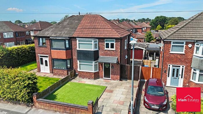 3 Bedroom Semi Detached House For Sale In Wentworth Avenue, Irlam, M44