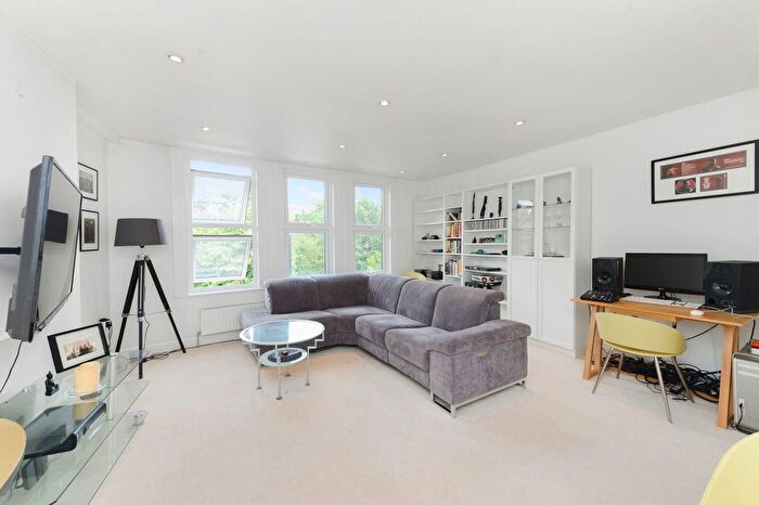 1 Bedroom Flat To Rent In St Marys Road, Ealing, W5