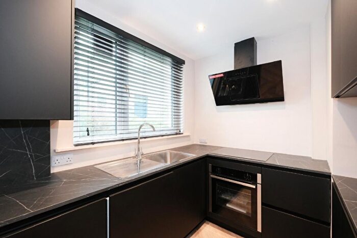 2 Bedroom Flat To Rent In Ruthrieston Circle, Holburn, Aberdeen, AB10