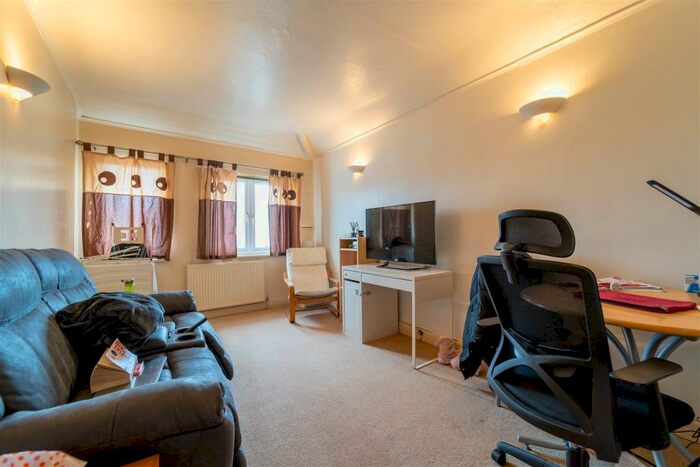 1 Bedroom Flat To Rent In Oak Tree Lane, Selly Oak, Birmingham, B29