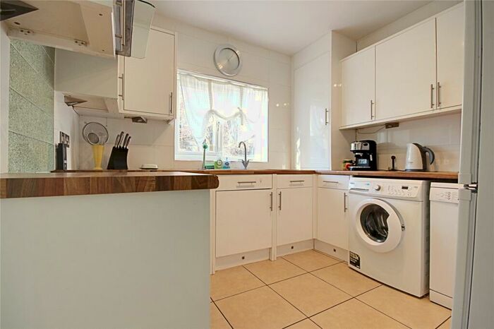 2 Bedroom Flat To Rent In Burleigh Road, Enfield, EN1