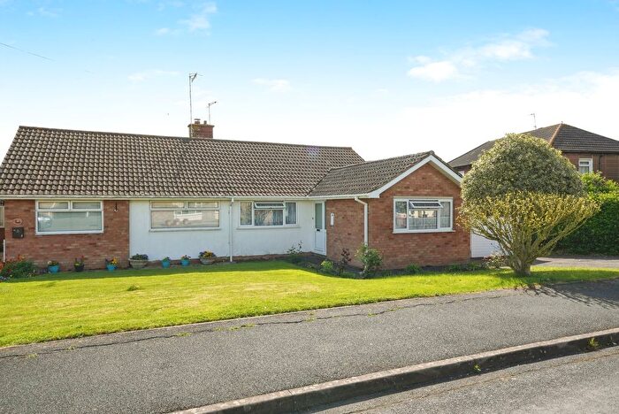 3 Bedroom Bungalow For Sale In St. Andrew Road, Evesham, Worcestershire, WR11