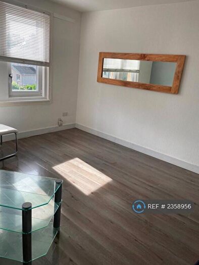 2 Bedroom Flat To Rent In Chantinghall Terrace, Hamilton, ML3