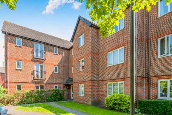 1 Bedroom Flat To Rent In John Austin Close, Kingston Upon Thames, KT2