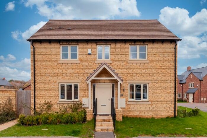 3 Bedroom Semi-Detached House To Rent In Pittick Close, Long Hanborough, Witney, OX29