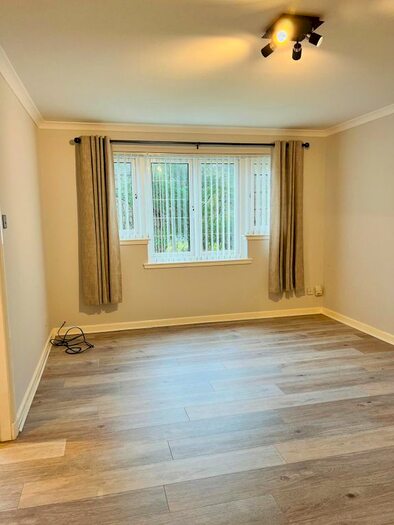 2 Bedroom Flat To Rent In Burnvale Place, Livingston, EH54