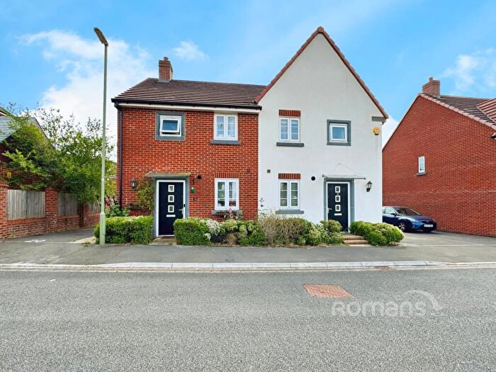 3 Bedroom Semi-Detached House For Sale In Munday Way, Basingstoke, Hampshire, RG24