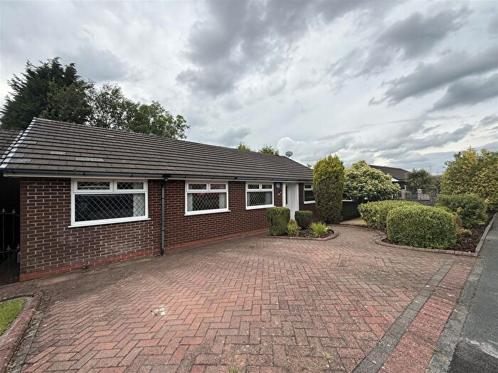 4 Bedroom Detached Bungalow For Sale In Boulderstone Road, Stalybridge, SK15