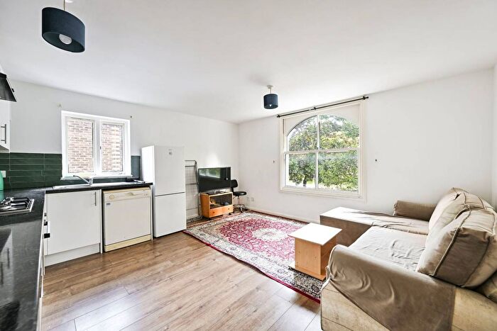 2 Bedroom Flat To Rent In London, Maida Vale, London, W9