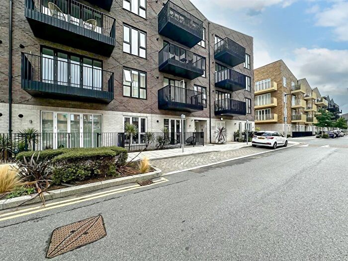 1 Bedroom Flat To Rent In Corys Road, Rochester, ME1