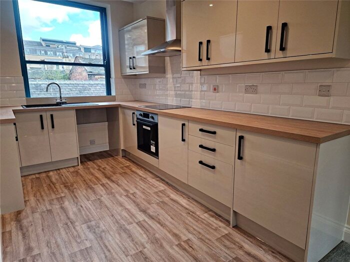 2 Bedroom Flat To Rent In Westgate, Dewsbury, West Yorkshire, WF13