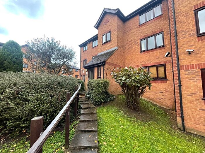 1 Bedroom Flat To Rent In Armoury Road, London, SE8