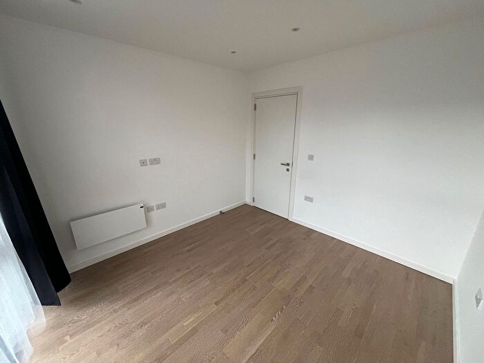 1 Bedroom Flat To Rent In Silbury Boulevard, Milton Keynes, MK9