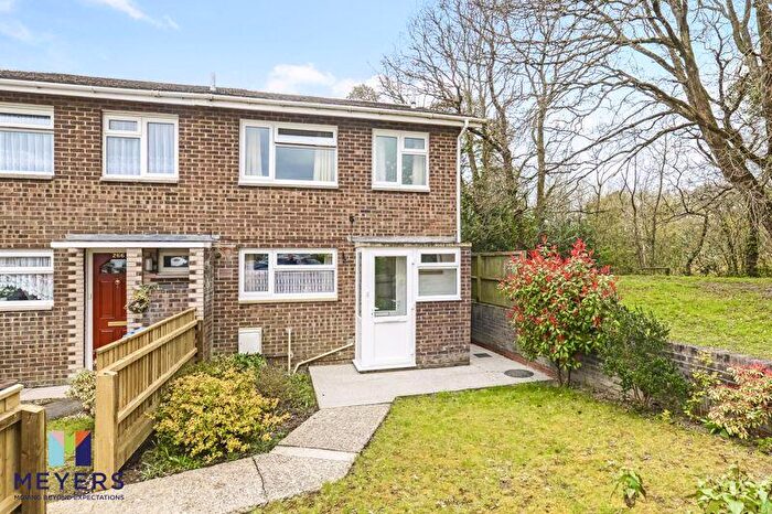 3 Bedroom End Of Terrace House For Sale In Millfield, Creekmoor, Poole, BH17