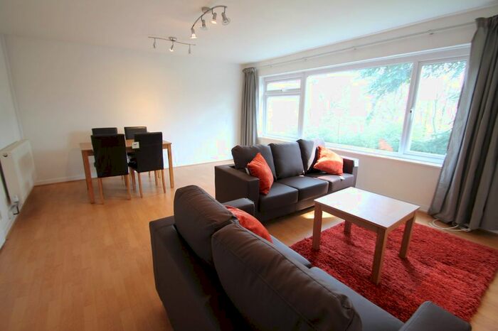 2 Bedroom Flat To Rent In Augustus Road, Edgbaston, Birmingham, B15