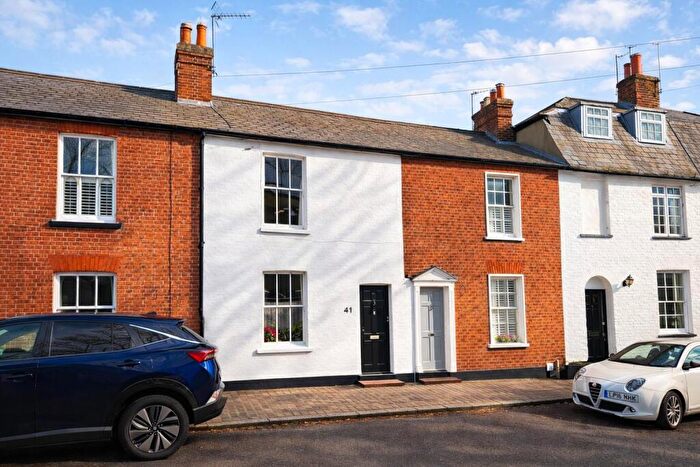 2 Bedroom Cottage For Sale In Sopwell Lane, St. Albans, Hertfordshire, AL1