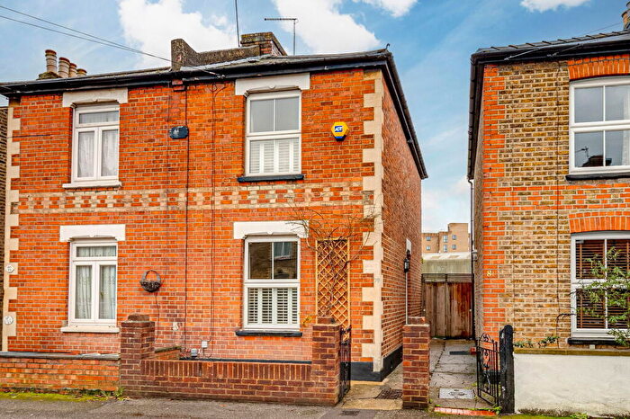2 Bedroom Semi Detached House For Sale In Northcote Road, New Malden, KT3