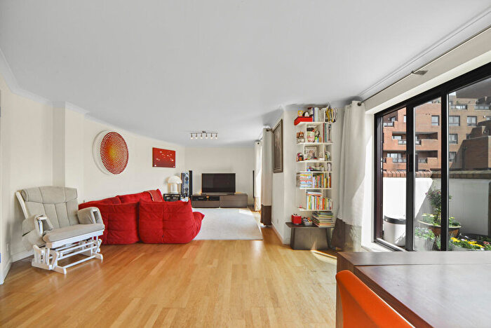 2 Bedroom Flat For Sale In The Highway, London, E1W